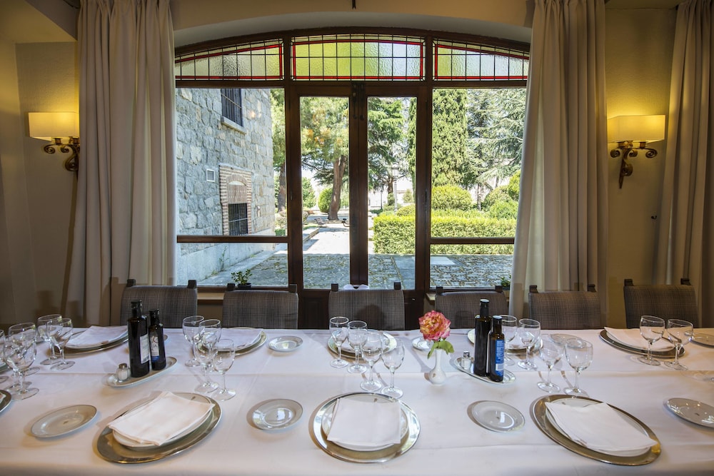 Parador de Avila 48/64