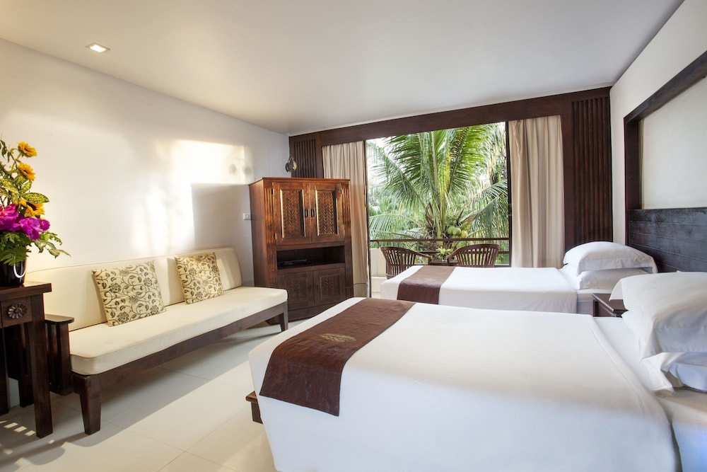 SAFARI BEACH HOTEL 21/48