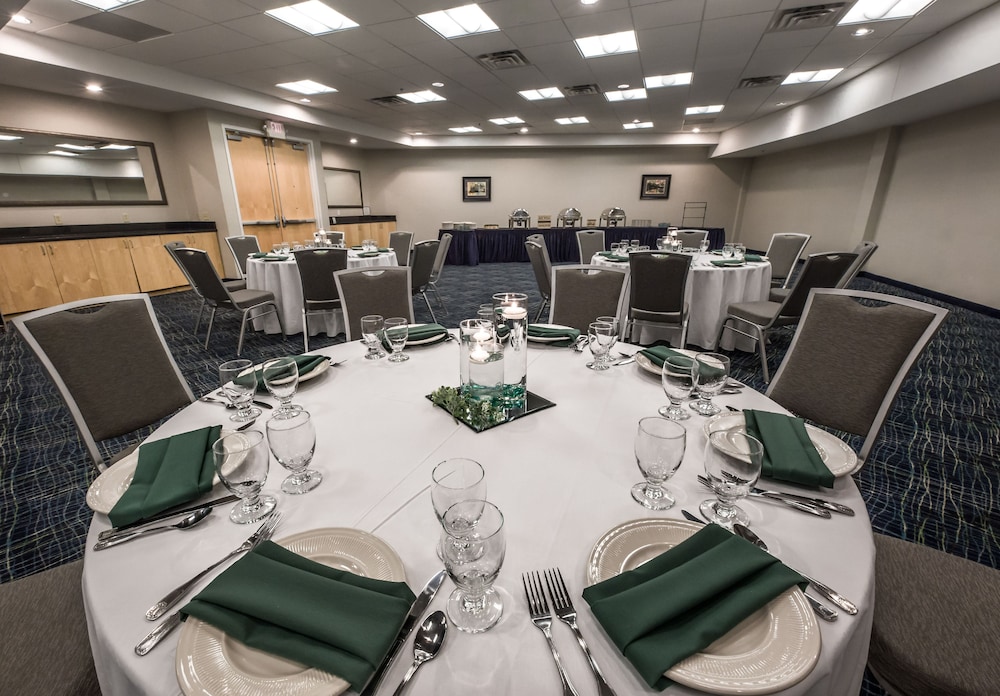 Holiday Inn Raleigh Downtown 28/34