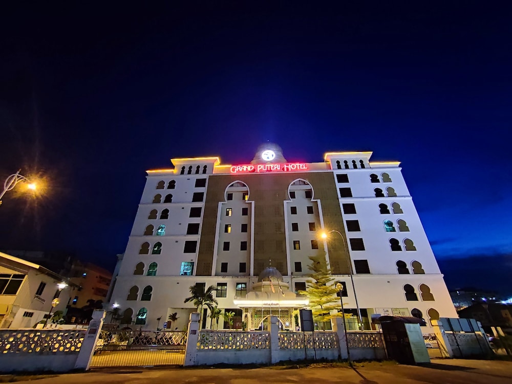 GRAND PUTERI HOTEL 1/15