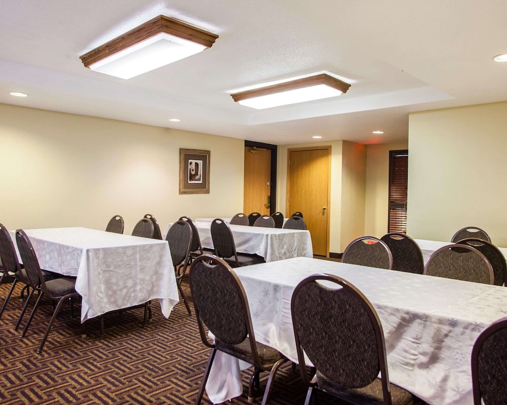 Quality Inn Bolingbrook I-55 43/47
