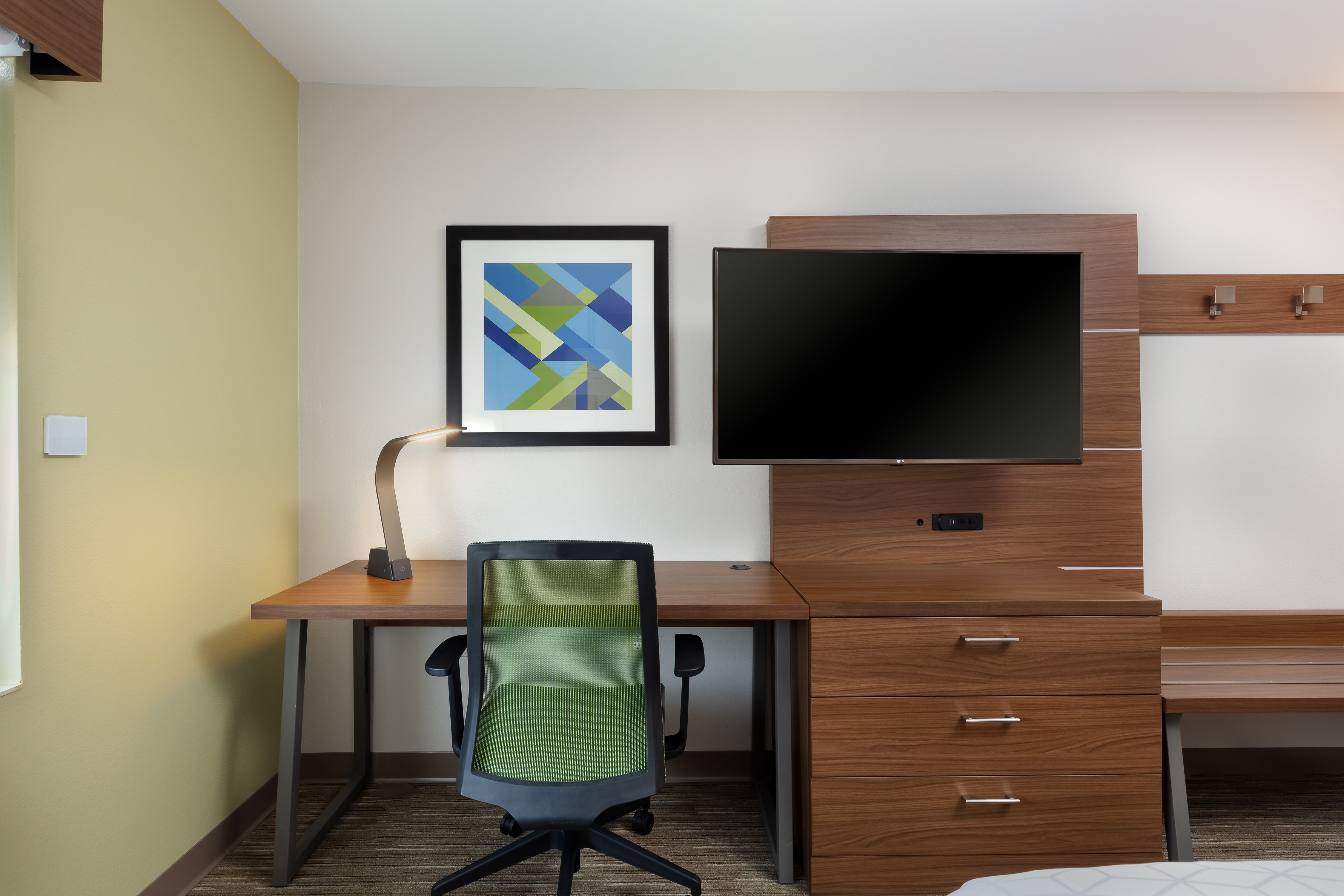 Holiday Inn Express Alpharetta Roswell 56/68