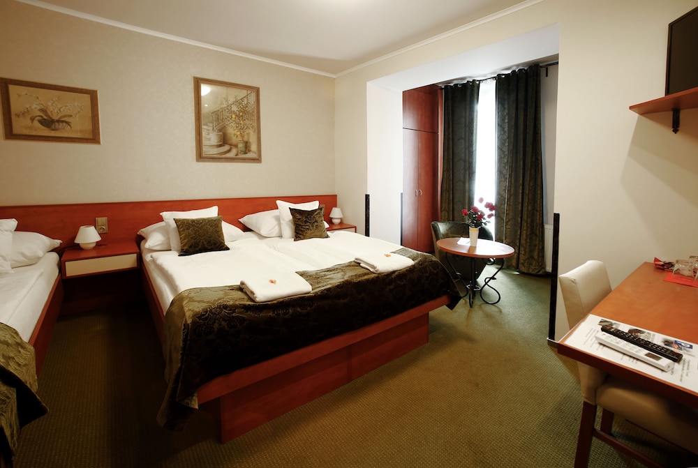 Hotel Roudna 8/69