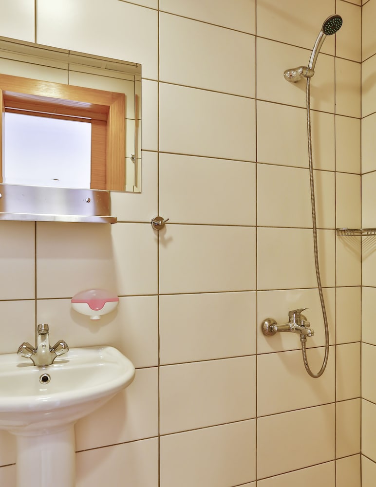 Han Hostel Airport North Hotel 74/75