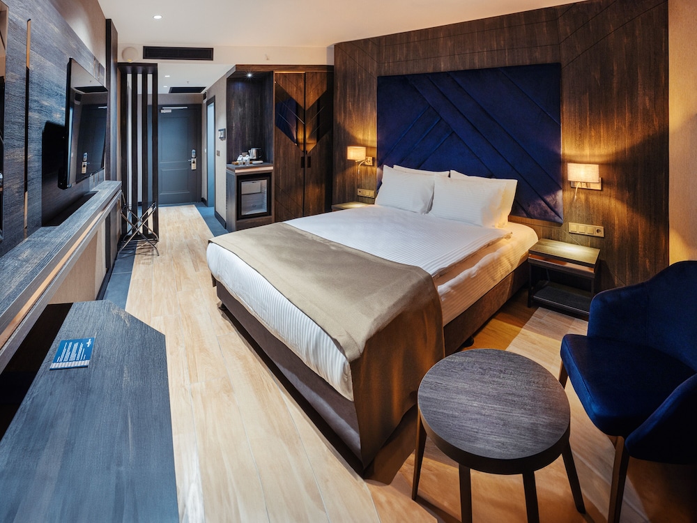 Westdoor Hotel 18/50