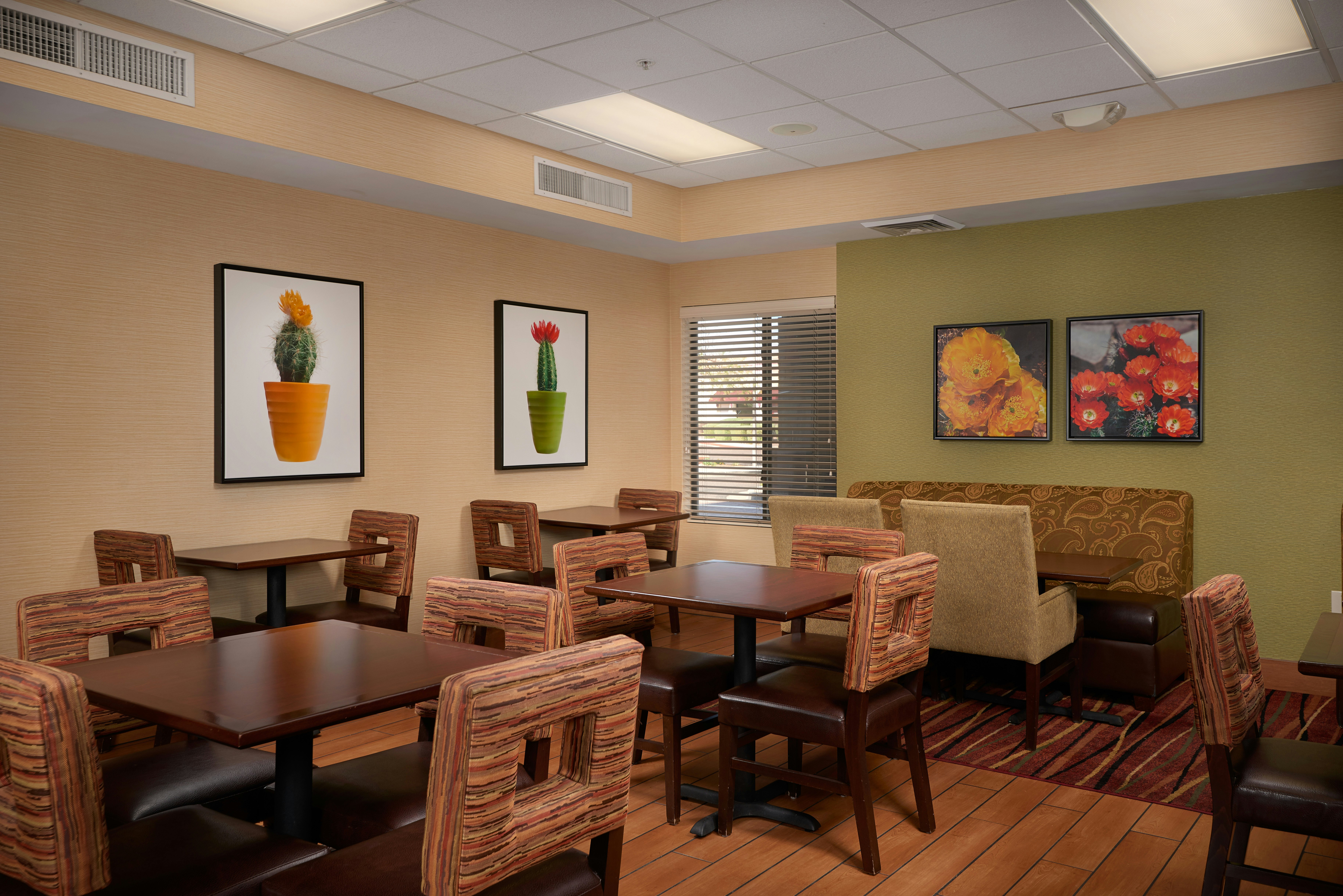 Hampton Inn Phoenix/Anthem 21/37