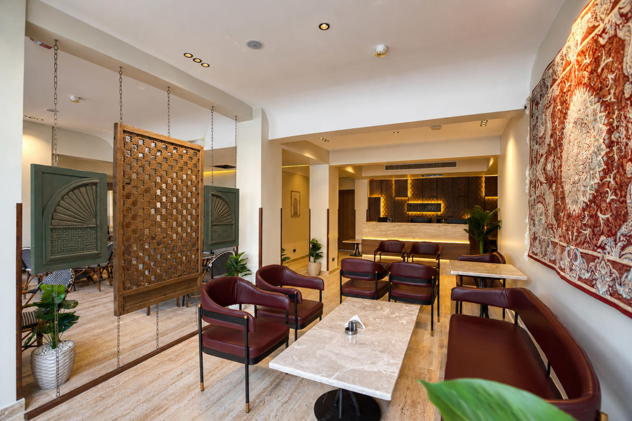 Touring Pyramids Hotel 27/48