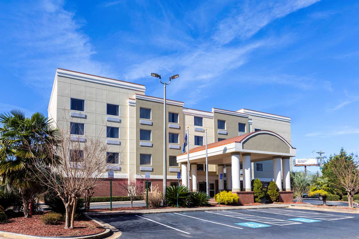Comfort Suites Forsyth Near I-75 45/49