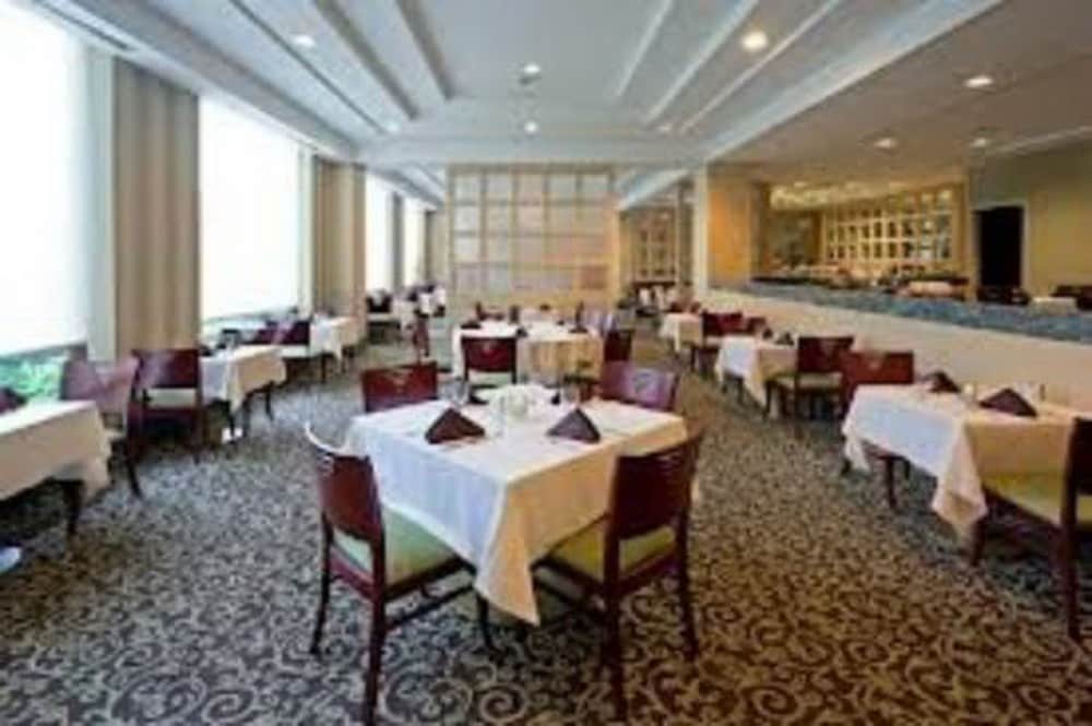 Airway Inn at LaGuardia 39/44
