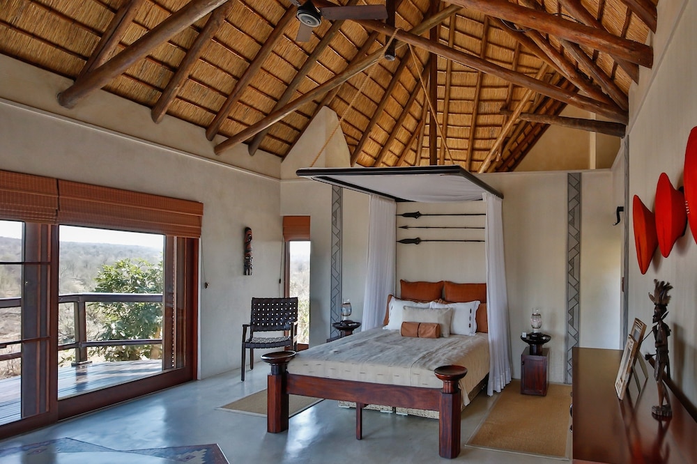 Makumu Private Game Lodge 5/50