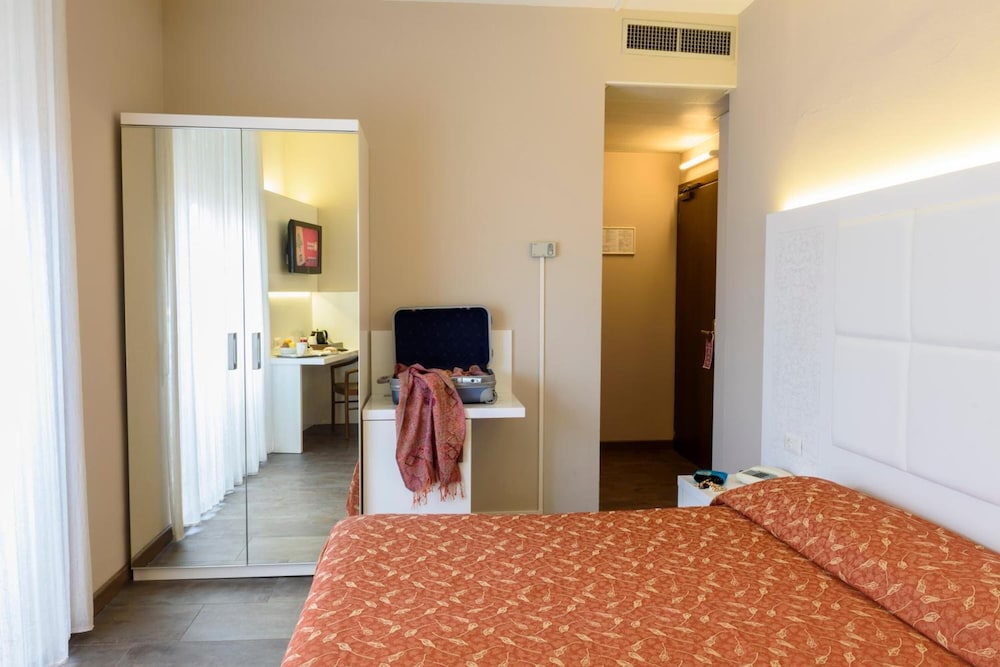 Hotel Primavera 25/57