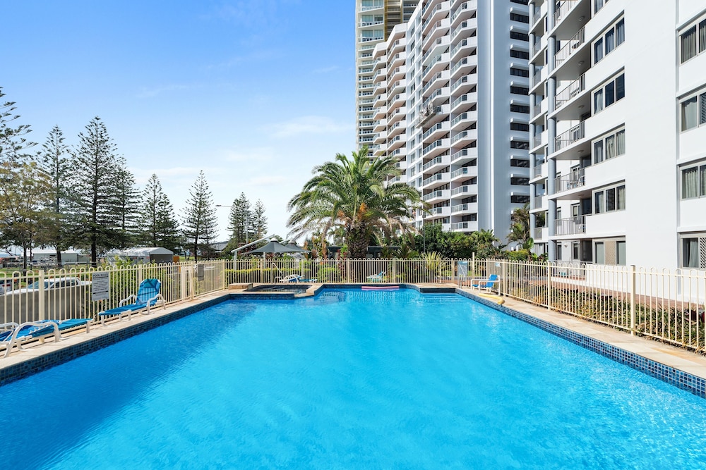 Sandpiper Apartments 67/71