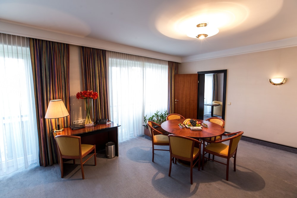 Rahat Palace Hotel 56/75