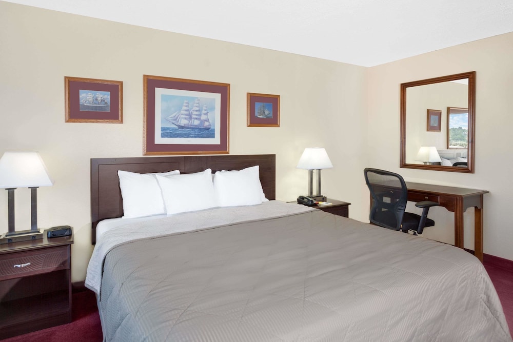 Days Inn By Wyndham Jackson 16/49