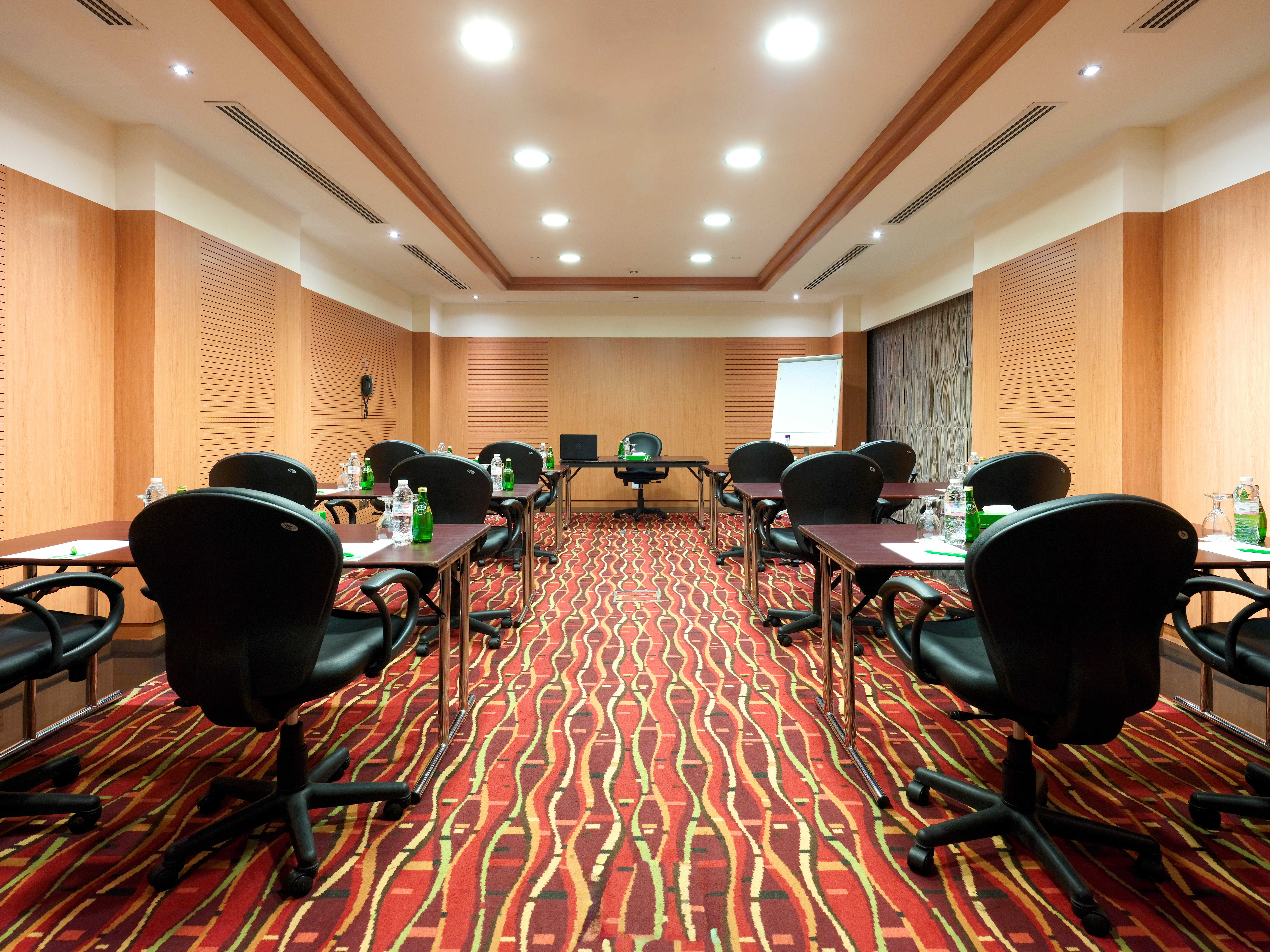 Holiday Inn Kuwait 68/79