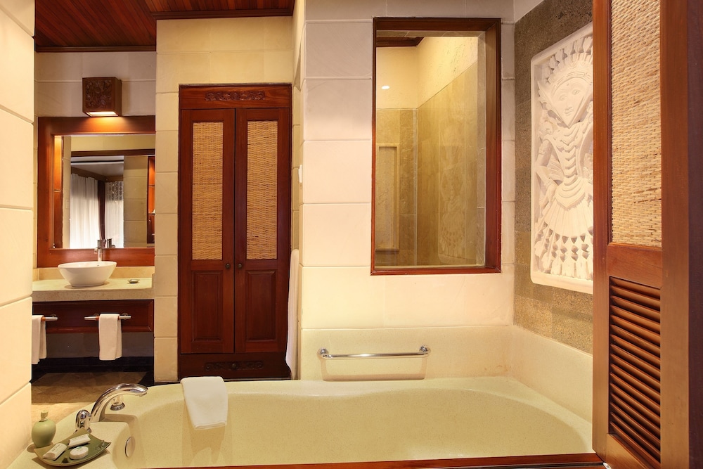 Bali Tropic Resort And Spa 31/72