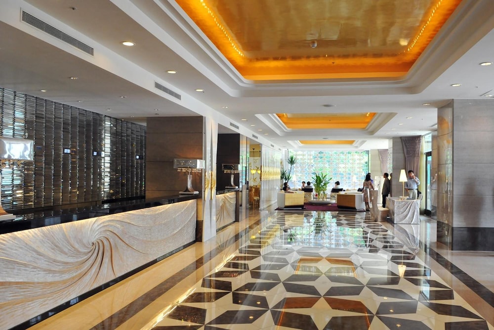 MONARCH SKYLINE HOTEL 6/48