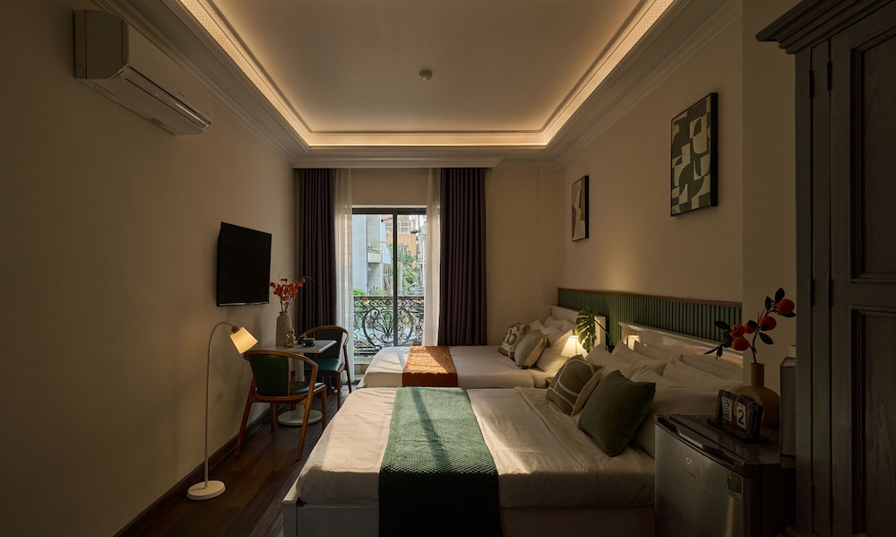 The Passion Hotel Airport - 5 minutes to Tan Son Nhat 35/50
