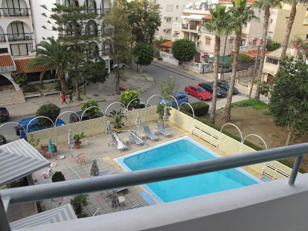 San Remo Hotel 38/38