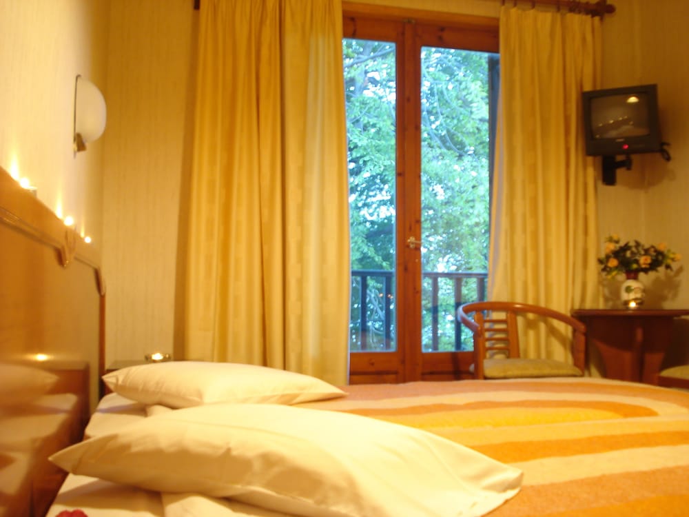 Hani Zisi Hotel 8/50