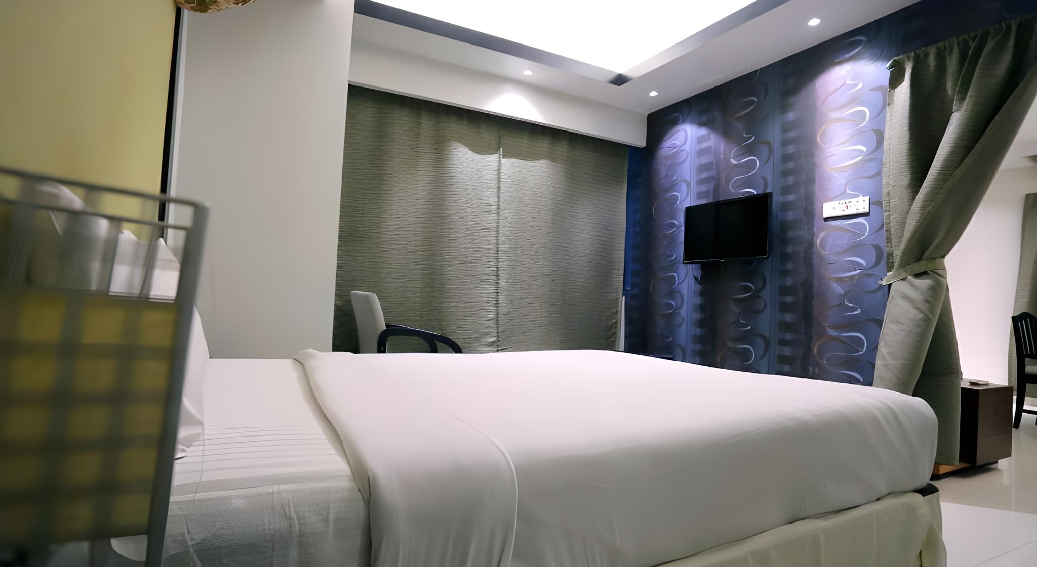 ORCHID BUSINESS HOTEL 18/36