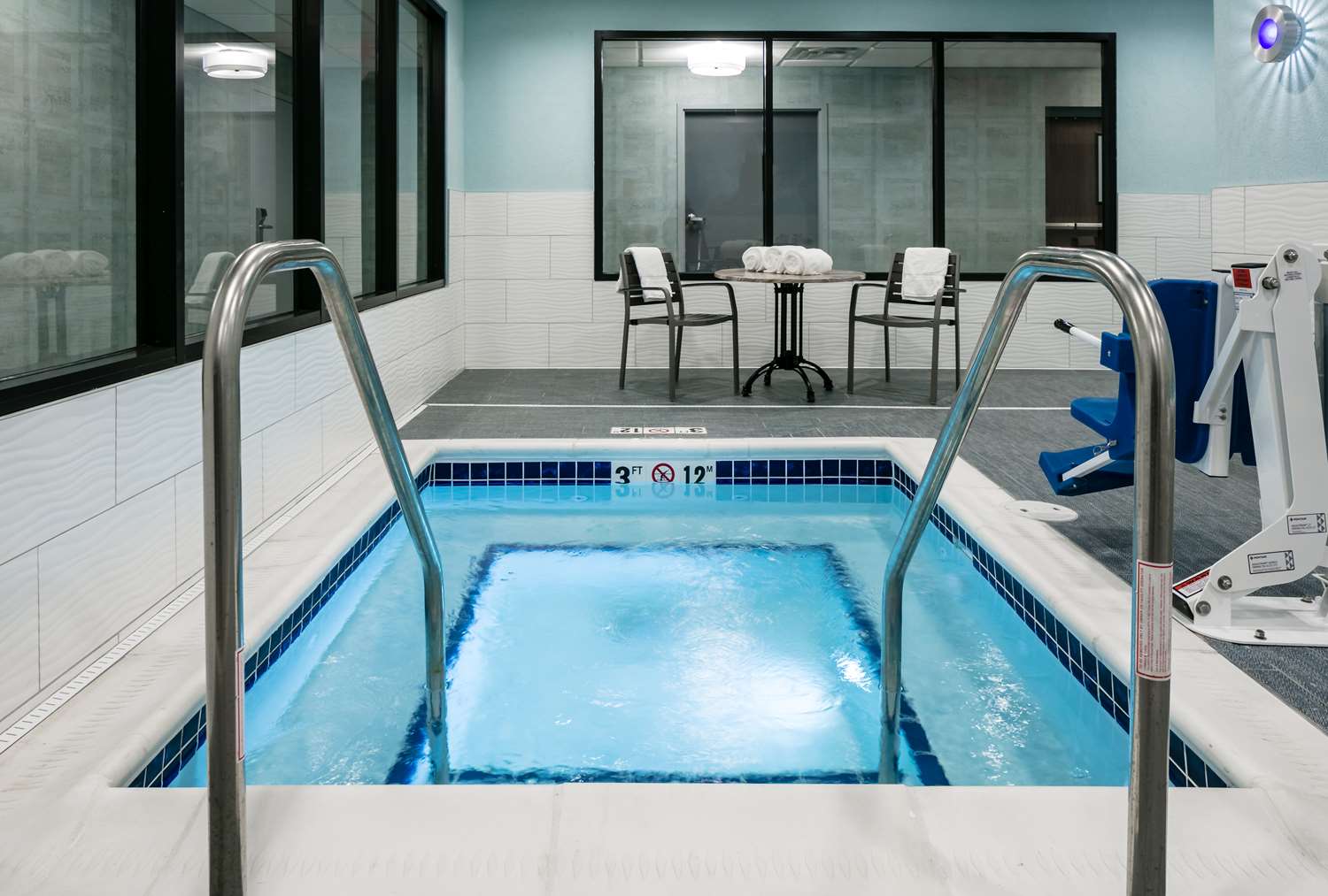 swimming pool spa