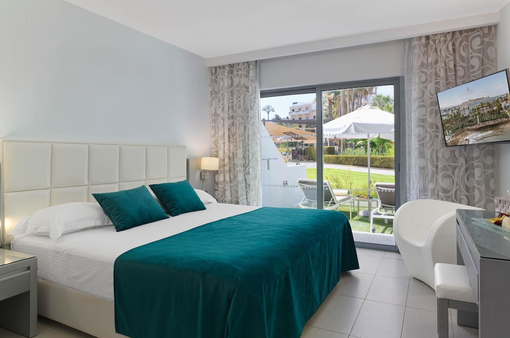 St. George Beach Hotel & Spa Resort - Adults Only 52/139