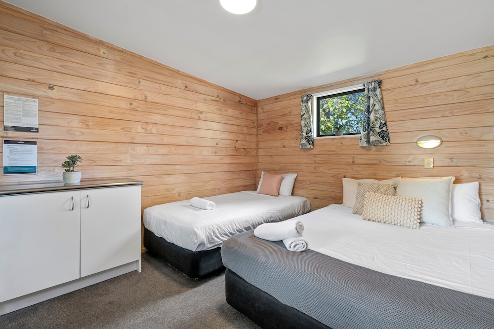 Studio, Cabin, Queen Bed