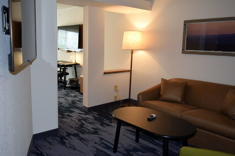 Fairfield Inn And Suites By Marriott Youngstown 25/35