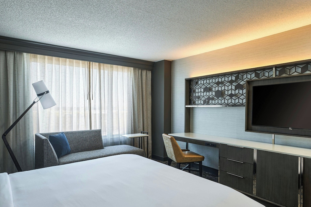غرفة بسرير كينج لذوي الإعاقة، Bridgewater Marriott 3/4