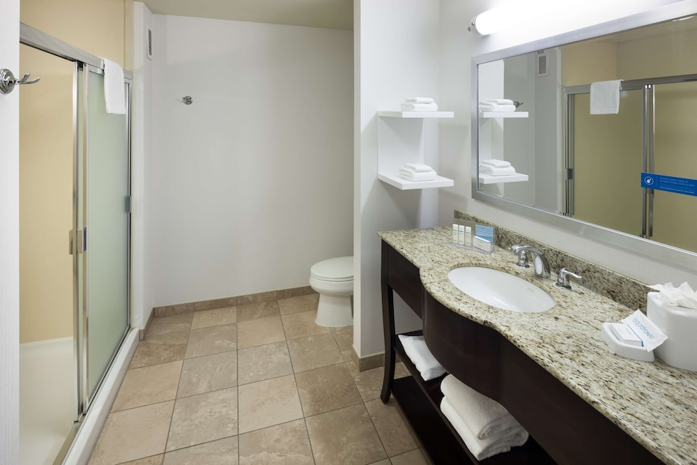 Hampton Inn Los Angeles-Orange County-Cypress 13/40