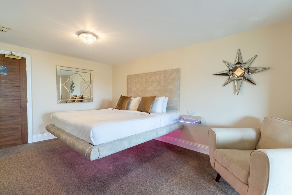 Suite, King Bed, Adult Only, Hot Tub
