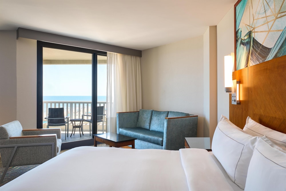 Room, King Bed, Ocean Front, Sofa