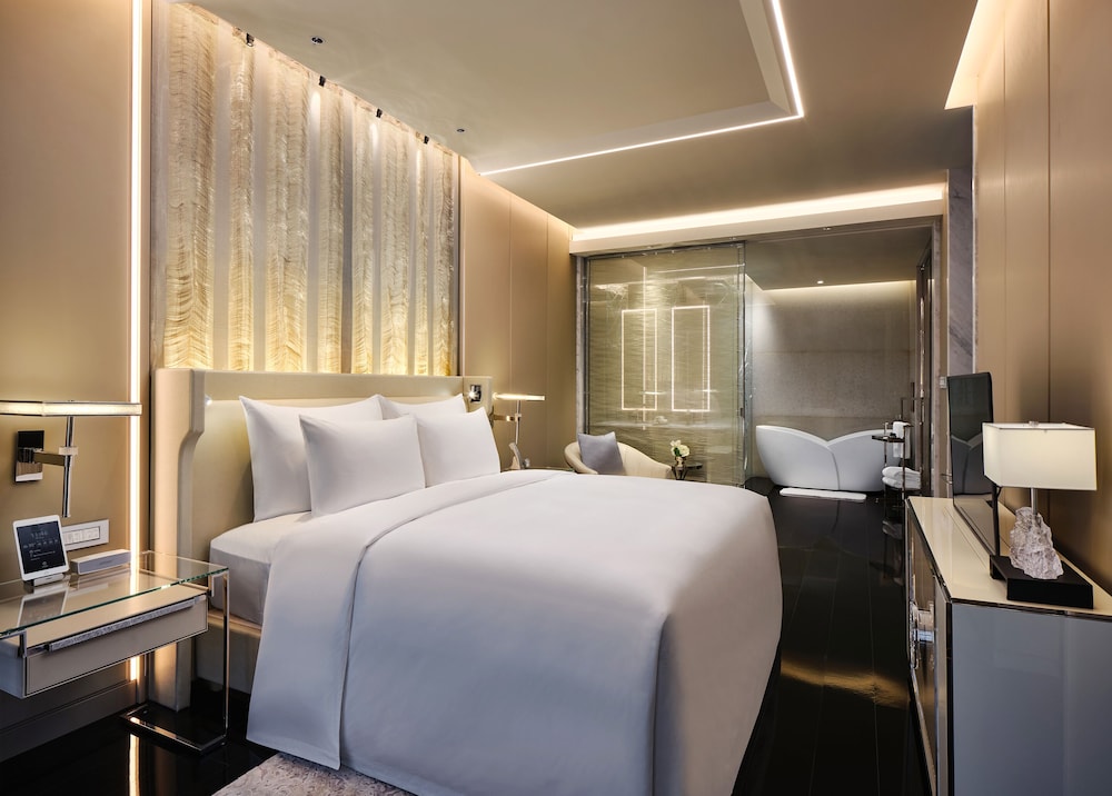 GRAND SUITE