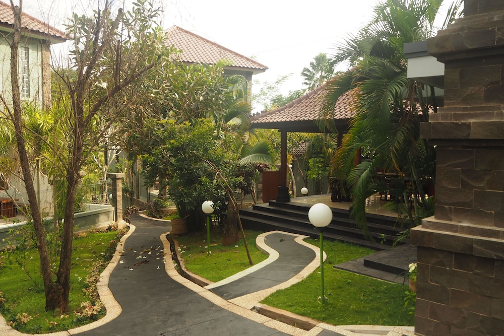 The Gecho Inn Country 26/50