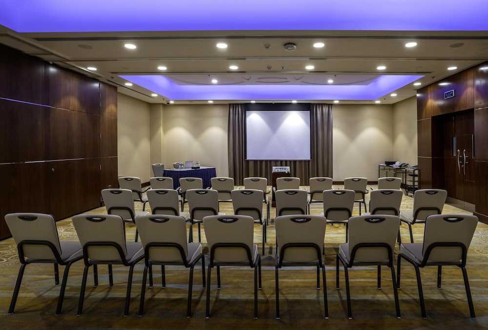 The Diplomat Radisson BLU Hotel, Residence and Spa 38/46