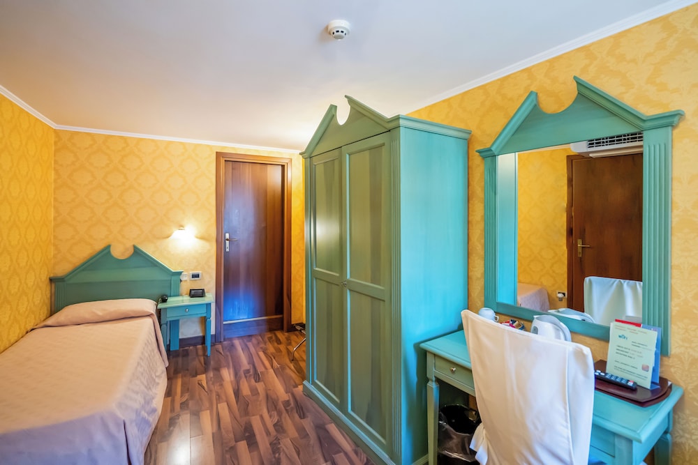 Tintoretto Hotel 25/79