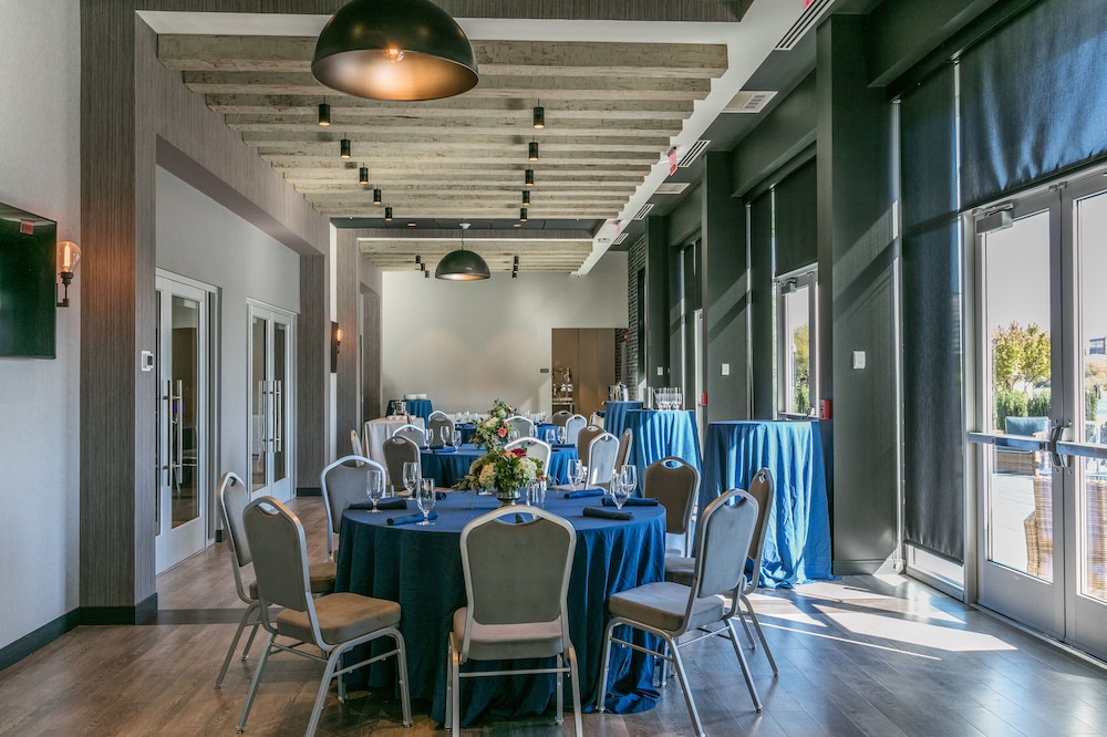 Hyatt Place Wilmington Riverfront 41/66