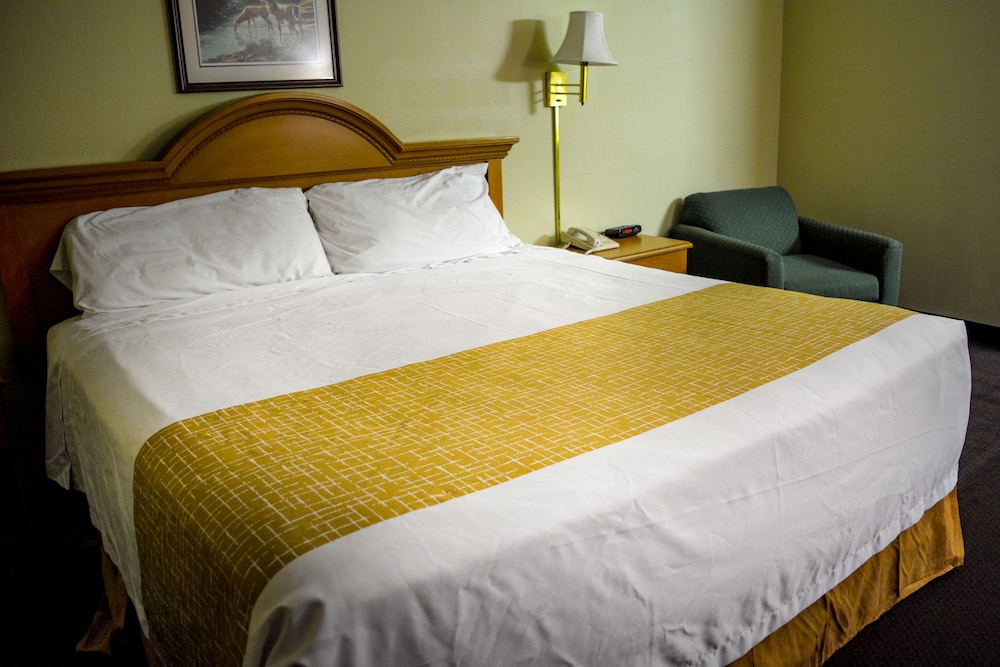 Travelodge By Wyndham St Louis 8/19