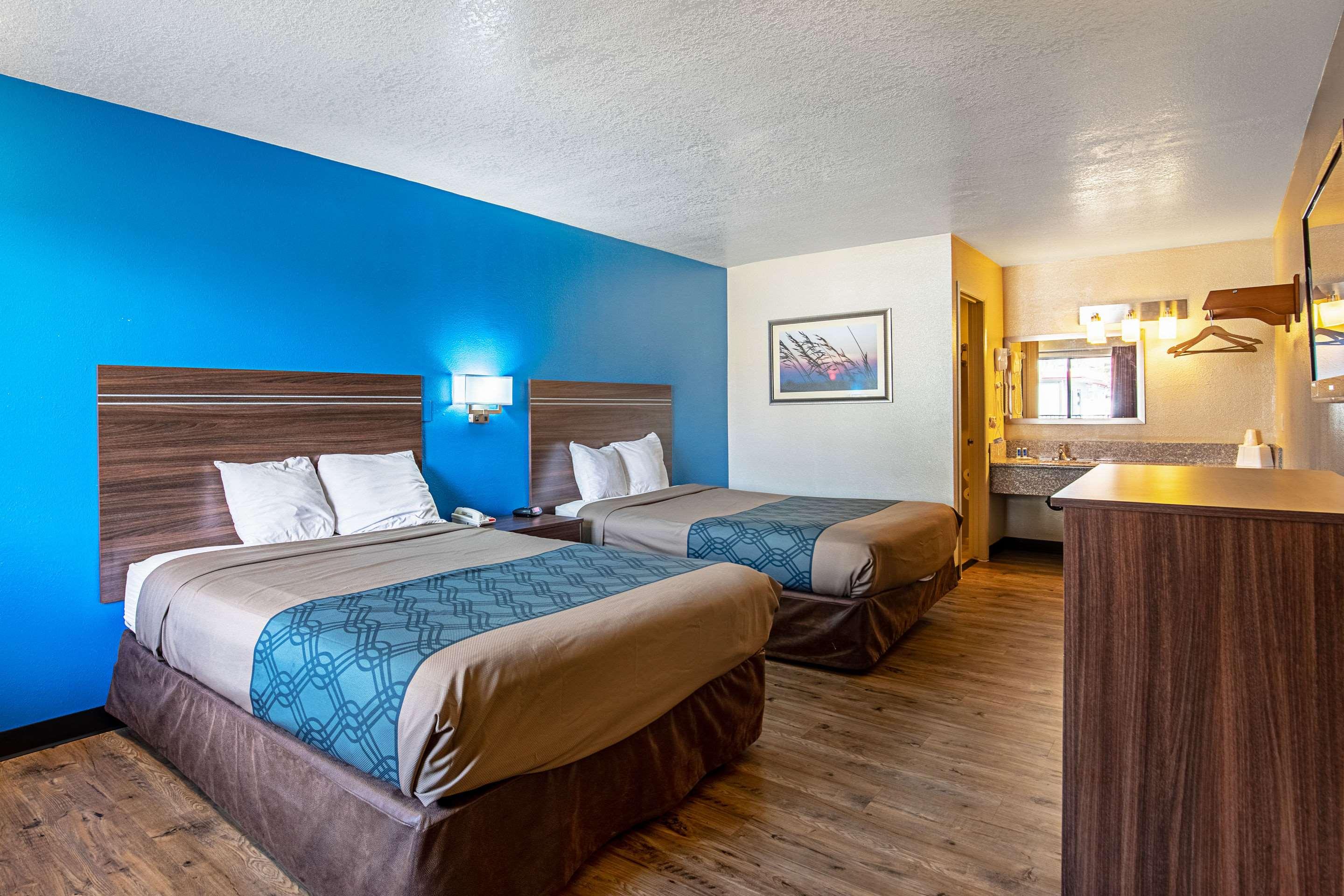 غرفة بسريرين كوين لذوي الإعاقة، Rodeway Inn St George North Near Pioneer Park 2/3