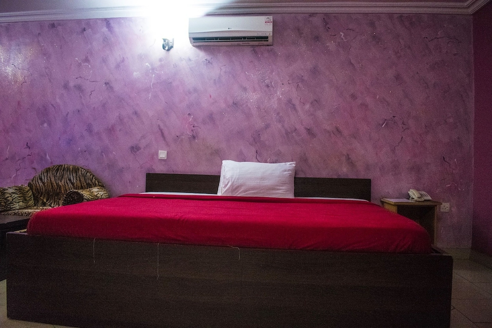 Bavidi Hotel 41/68