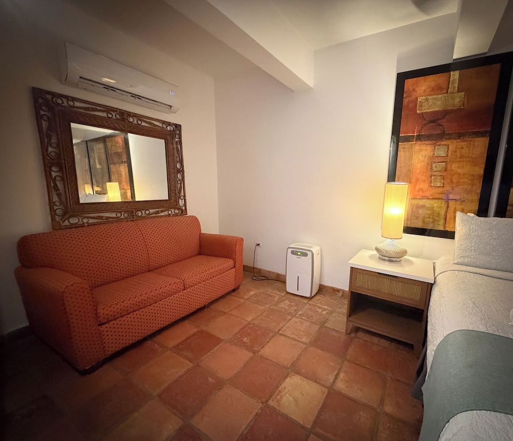 Acacia Boutique Hotel 57/75