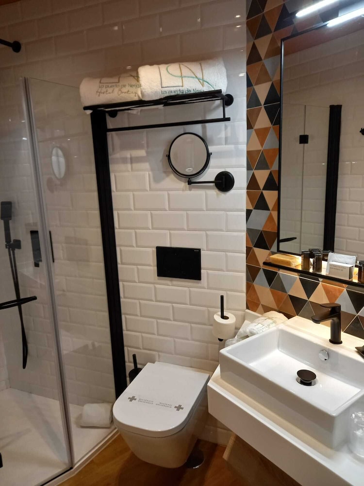 LA PUERTA DE NERJA HOSTAL BOUTIQUE 30/38