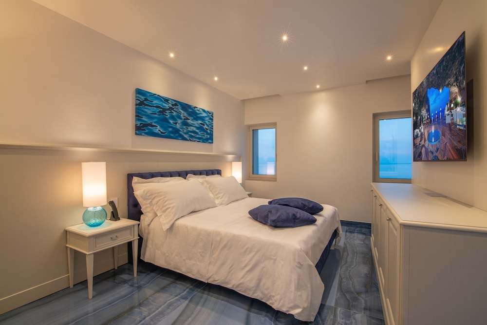 Deluxe, King Bed, Annex