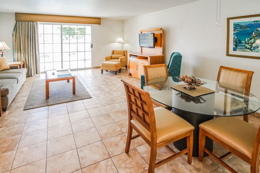 Desert Breezes Resort 36/54
