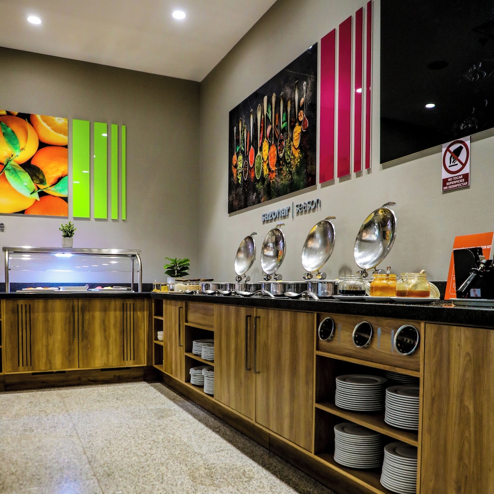 Lobby at Hampton by Hilton Aguascalientes Downtown, AGUASCALIENTES