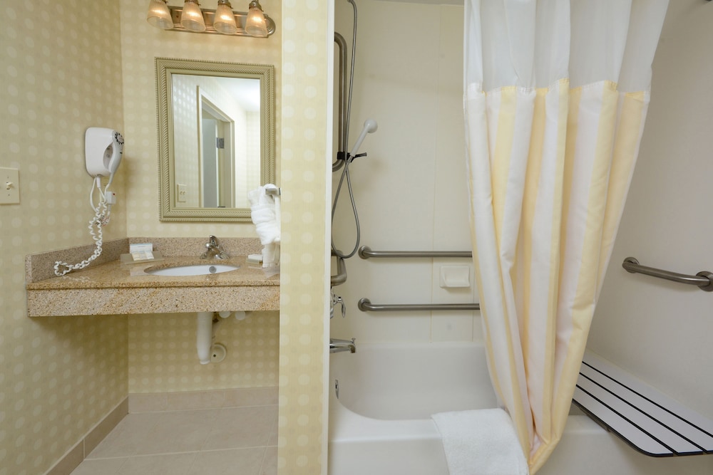 Hilton Garden Inn Raleigh Capital Blvd I-540 21/49