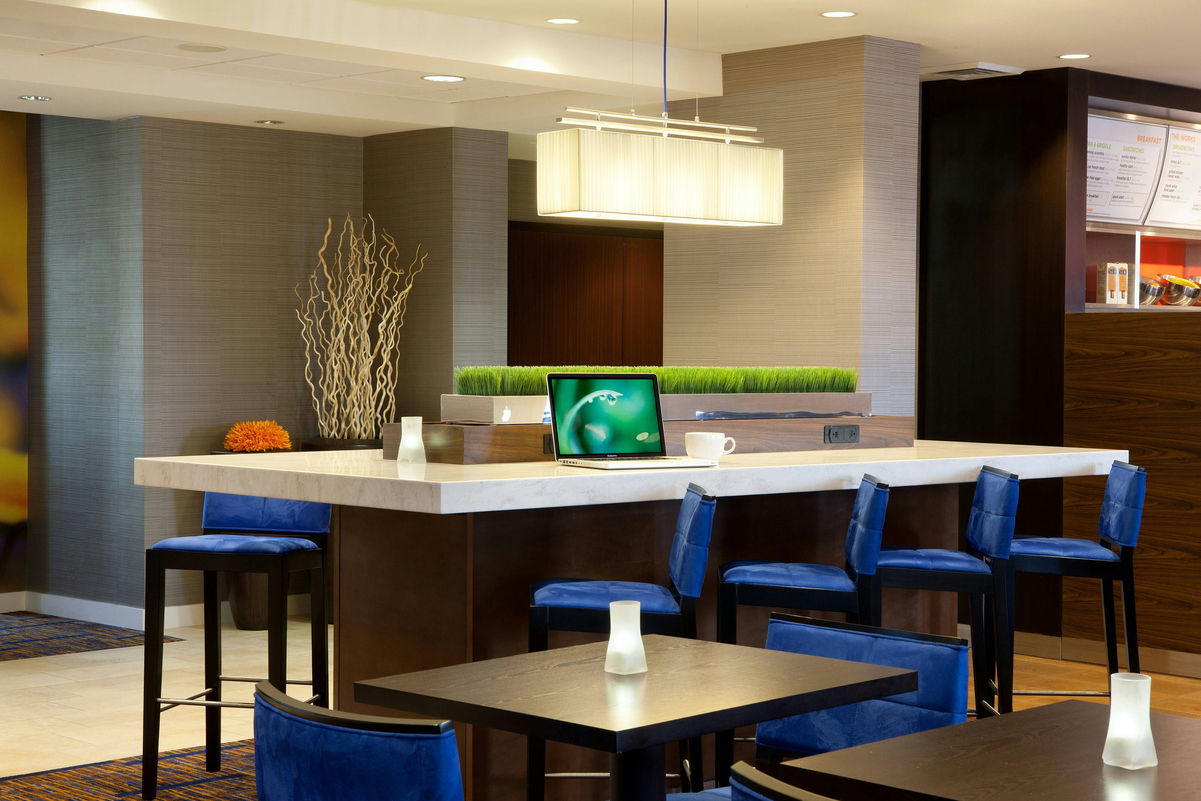 Courtyard By Marriott Oakland Airport 8/17