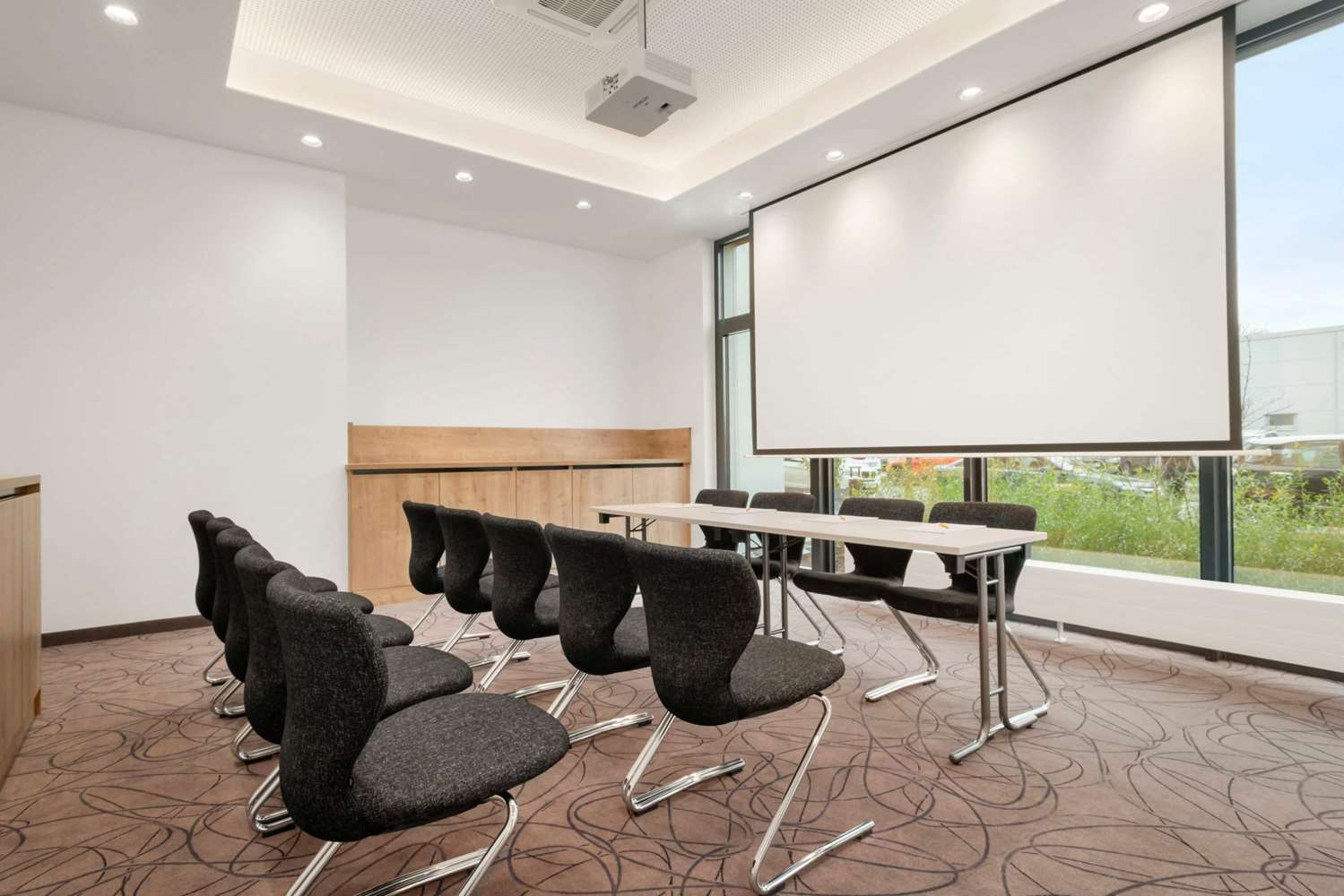 Super 8 by Wyndham Munich City North 24/30