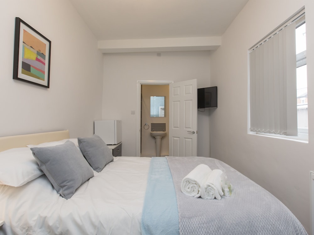 Townhouse Plus @ 40 West St 4/50